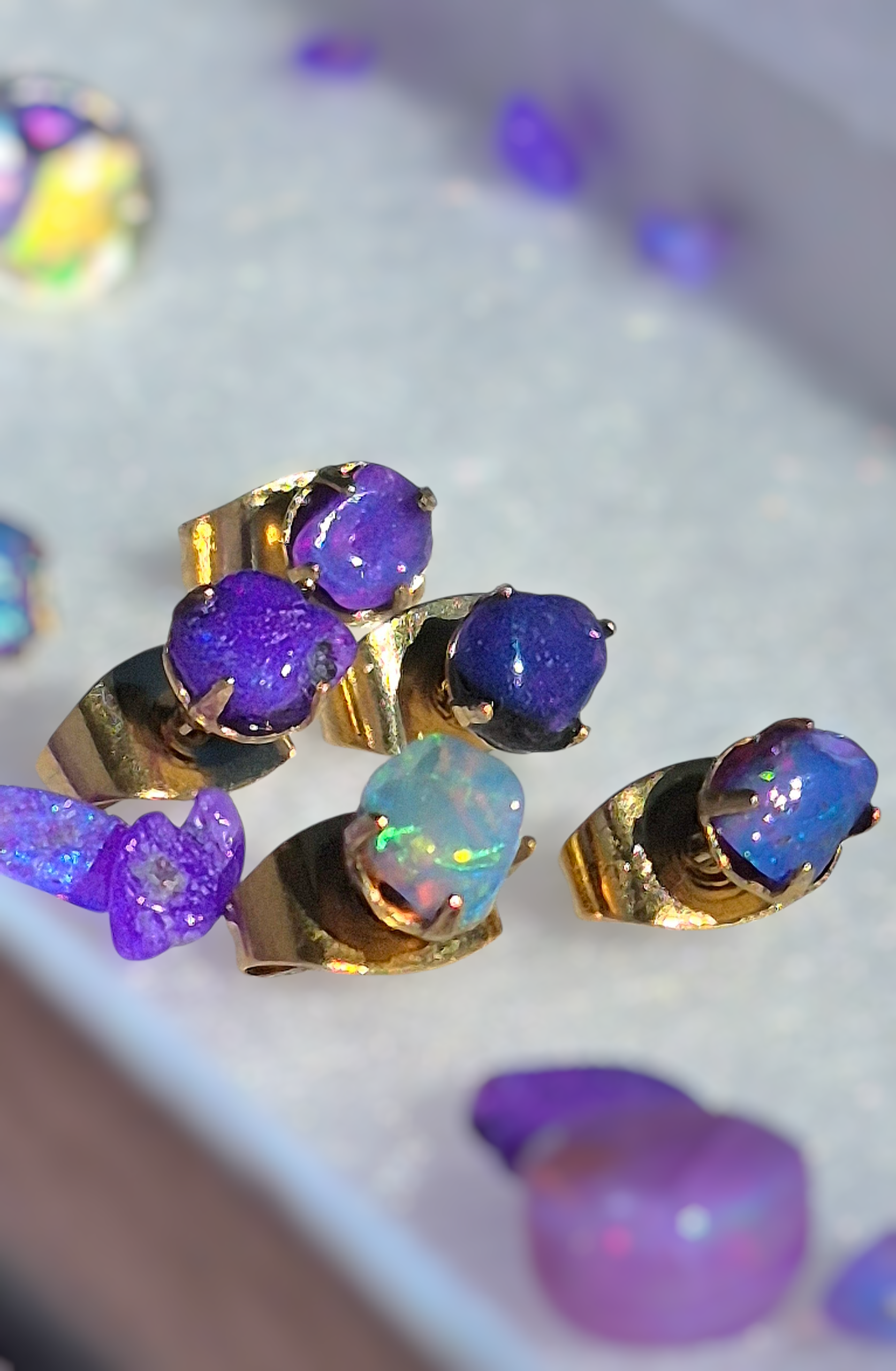 Small purple Ethiopian opal chip 18k gold 4mm Studs