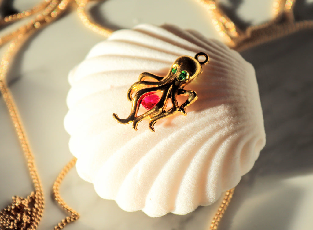 Natural Ruby Emerald Sea Animals 18k Gold Pearl Choker